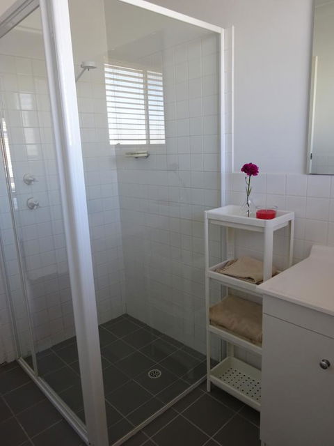 Aurora Holiday Apartment @West Beach - Australian Directory 21