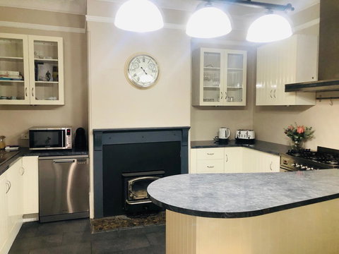 Belmore Cottage - Australian Directory 6