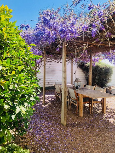 Belmore Cottage - Australian Directory 9