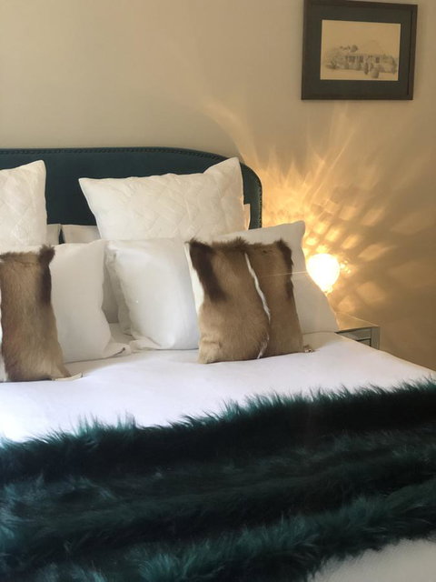 Belmore Cottage - Australian Directory 15