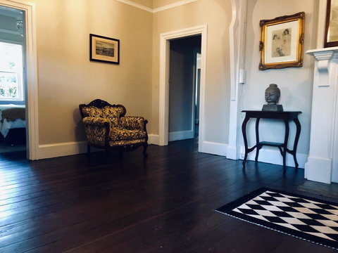 Belmore Cottage - Australian Directory 23