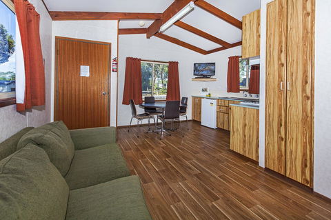 Echo Holiday Parks - Naracoorte - Australian Directory 36