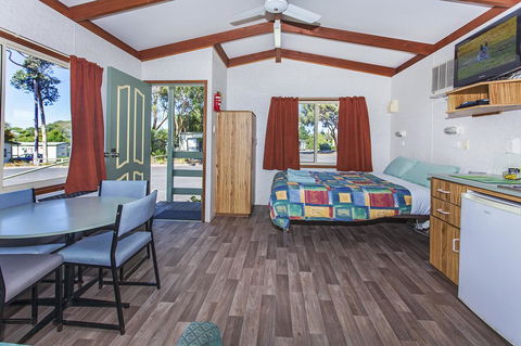 Echo Holiday Parks - Naracoorte - Australian Directory 43