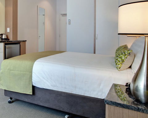 Walkers Arms Hotel - Australian Directory 13