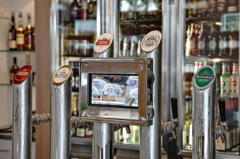 Walkers Arms Hotel - Australian Directory 9