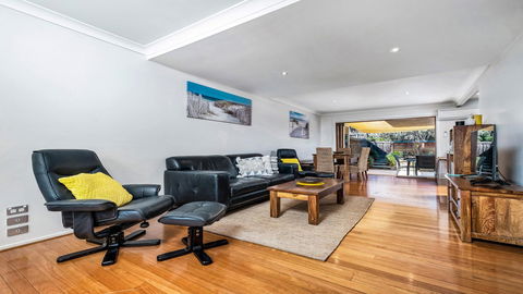 Casuarina 1 - Australian Directory 2