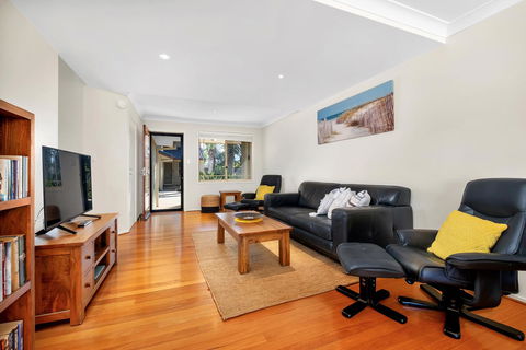 Casuarina 1 - Australian Directory 3