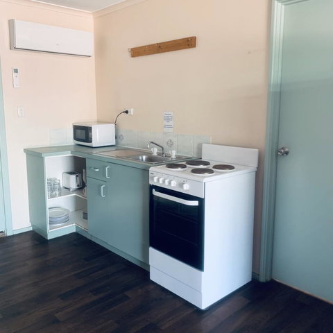 Bay Lodge - Australian Directory 5