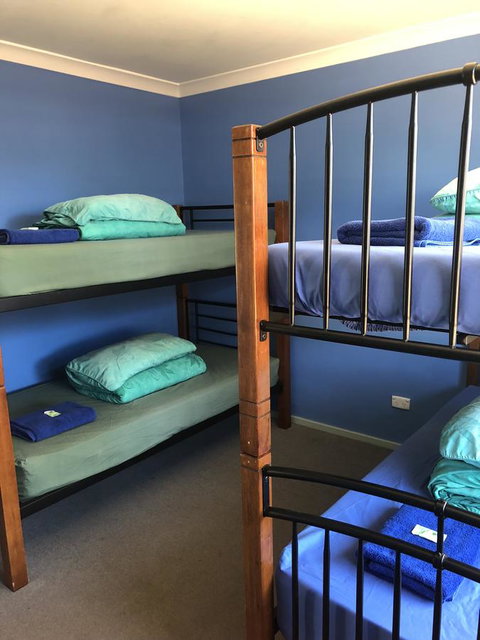 Bay Lodge - Australian Directory 32