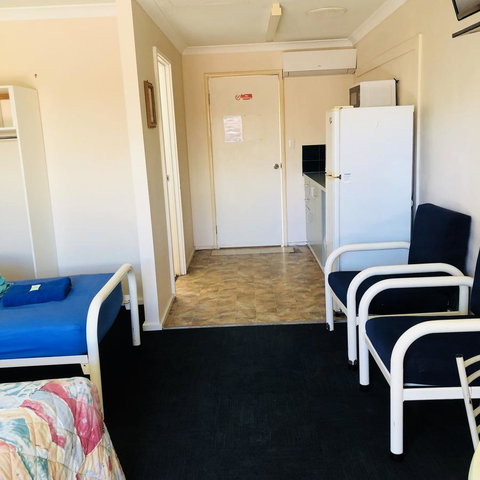 Bay Lodge - Australian Directory 44