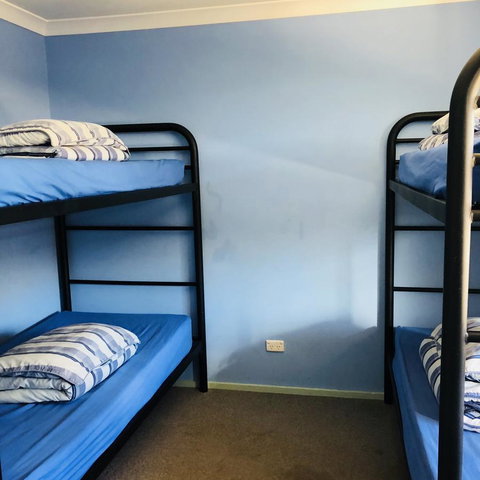 Bay Lodge - Australian Directory 41