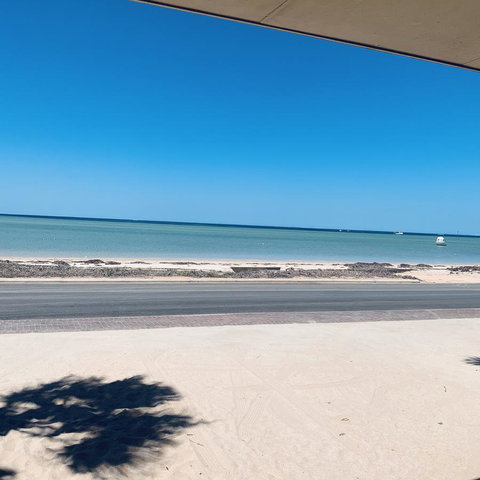 Bay Lodge - Australian Directory 11
