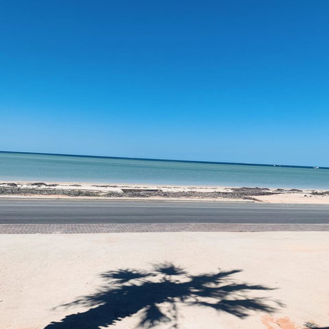 Bay Lodge - Australian Directory 12
