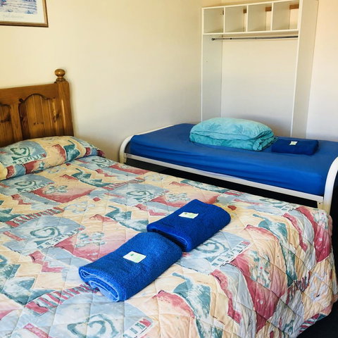 Bay Lodge - Australian Directory 43