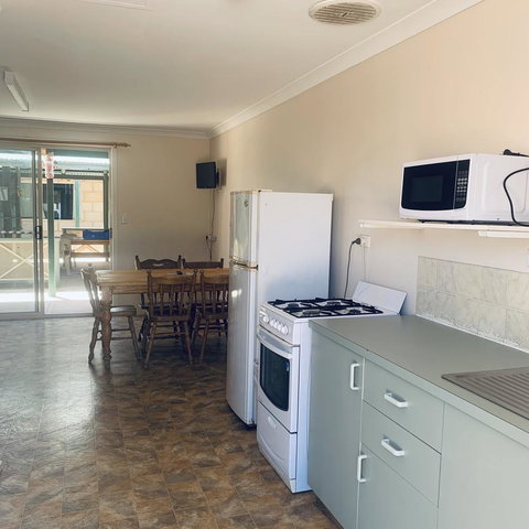 Bay Lodge - Australian Directory 28