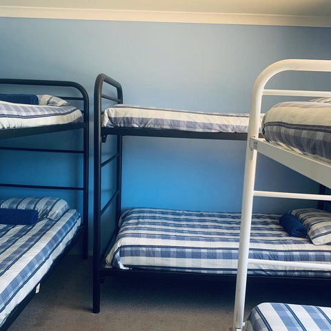 Bay Lodge - Australian Directory 20