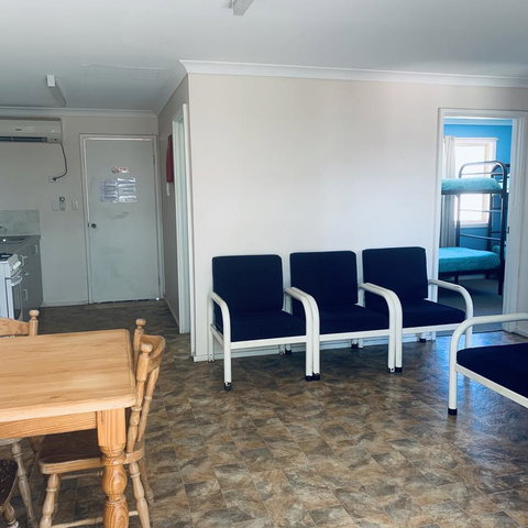 Bay Lodge - Australian Directory 23