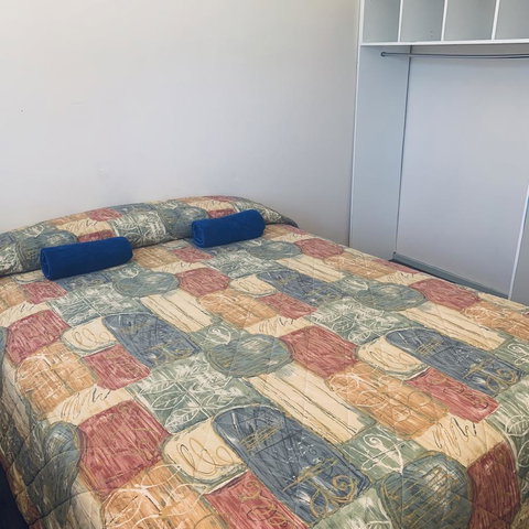 Bay Lodge - Australian Directory 30