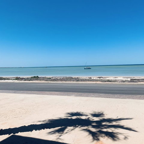 Bay Lodge - Australian Directory 13