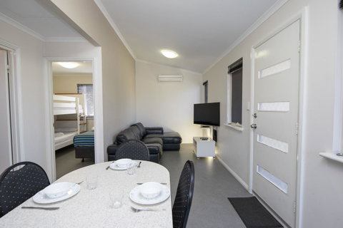 Karrinyup Waters Resort - Australian Directory 14