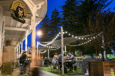 Esplanade Hotel Fremantle - By Rydges - Australian Directory 42