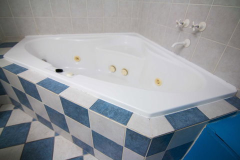 Mandurah Family Resort - Australian Directory 40