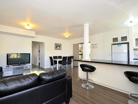 Mandurah Family Resort - Australian Directory 35