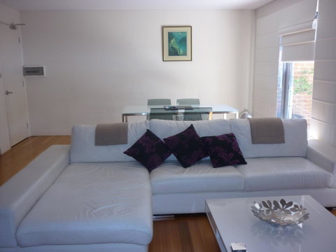 Parklane Apartments - Australian Directory 31