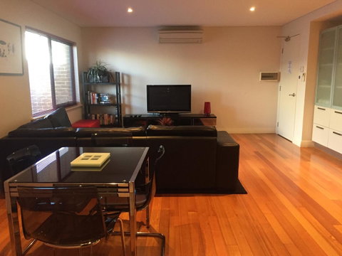 Parklane Apartments - Australian Directory 5