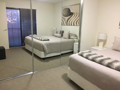 Parklane Apartments - Australian Directory 10