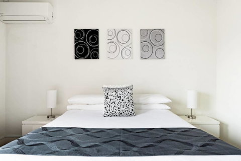Parklane Apartments - Australian Directory 39