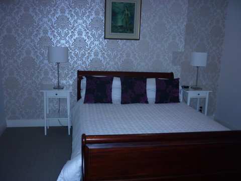 Parklane Apartments - Australian Directory 32