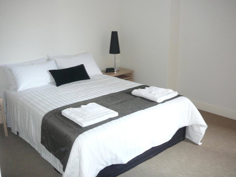 Parklane Apartments - Australian Directory 34