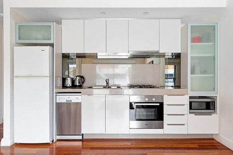 Parklane Apartments - Australian Directory 41