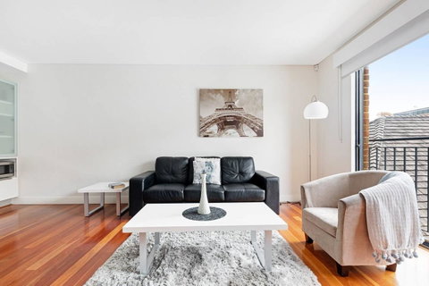 Parklane Apartments - Australian Directory 0