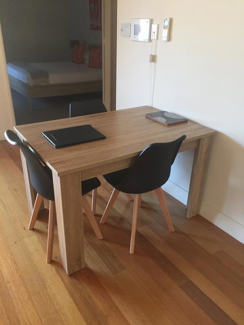 Parklane Apartments - Australian Directory 23