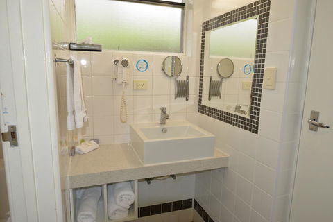 Country Comfort Amity Motel - Australian Directory 23