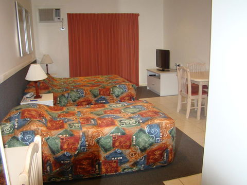 Dunsborough Central Motel - Australian Directory 17