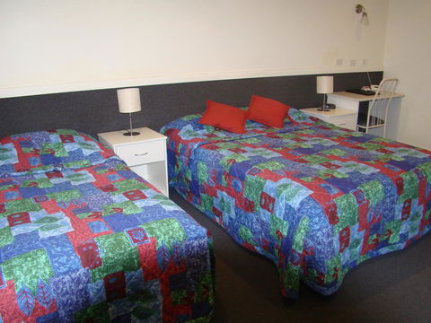 Dunsborough Central Motel - Australian Directory 28