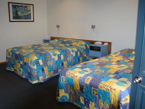 Dunsborough Central Motel - Australian Directory 27