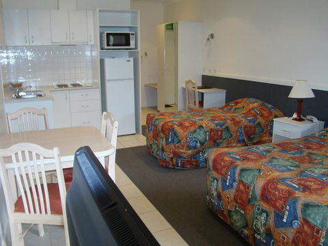 Dunsborough Central Motel - Australian Directory 20