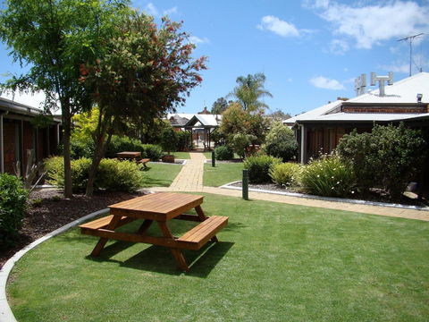 Dunsborough Central Motel - Australian Directory 3