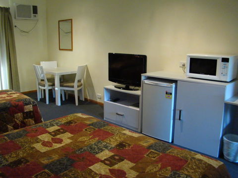 Dunsborough Central Motel - Australian Directory 8