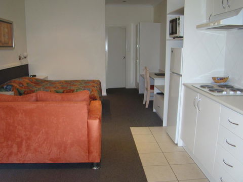 Dunsborough Central Motel - Australian Directory 22