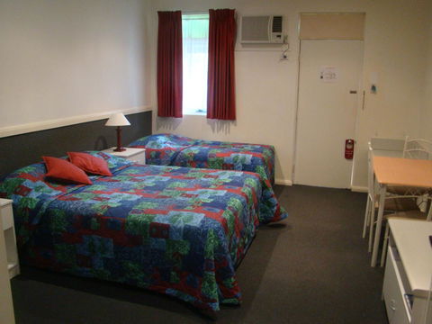 Dunsborough Central Motel - Australian Directory 30