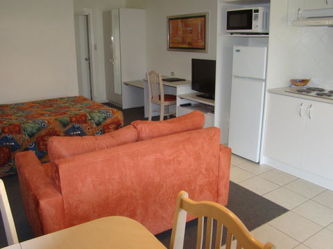 Dunsborough Central Motel - Australian Directory 21