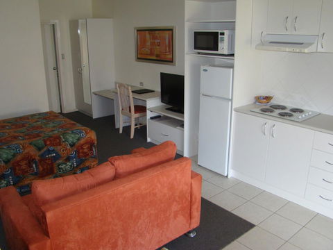 Dunsborough Central Motel - Australian Directory 5