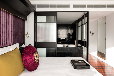 QT Perth - Australian Directory 32