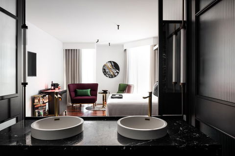 QT Perth - Australian Directory 27