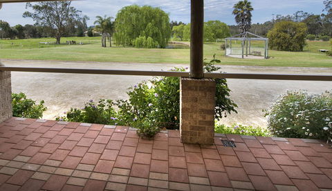 Rayanne Homestead - Australian Directory 15